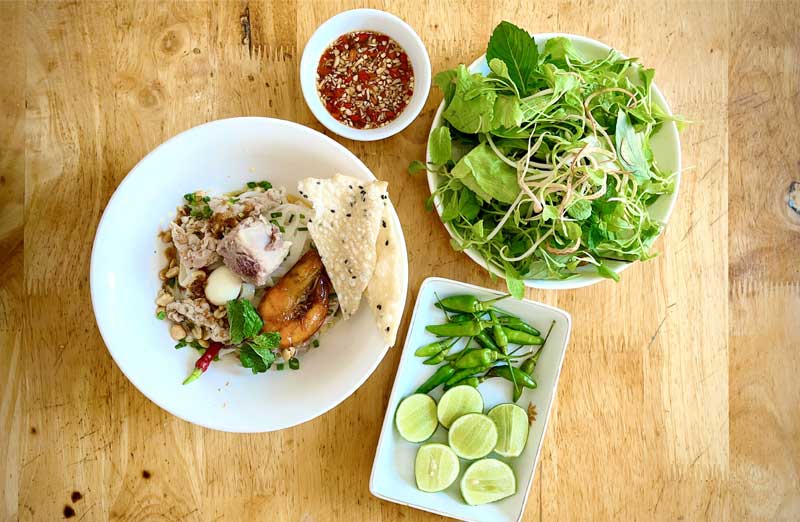 Nguyệt Cát - Bún Riêu & Mì Quảng - Lê Lợi