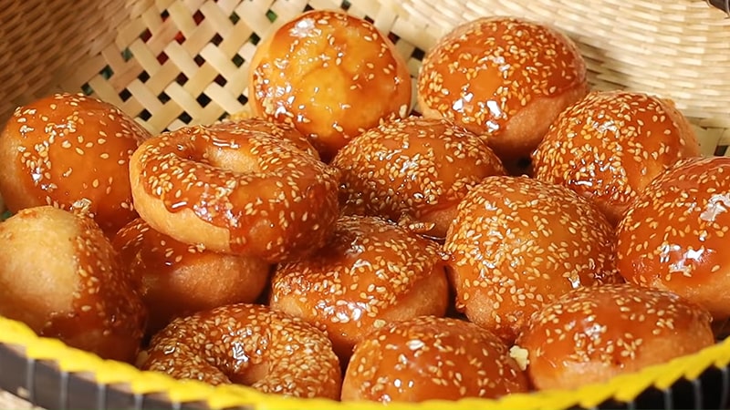 Tiệm Bánh Truyền Thống - Phạm Văn Hai