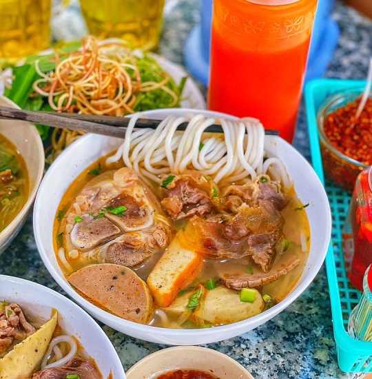 Bún Bò Huế Ba Tư - Nguyễn Văn Nghi