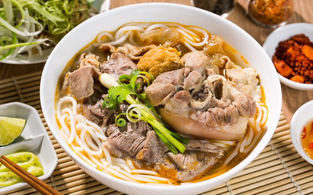Bún Bò Huế Móm Cưng