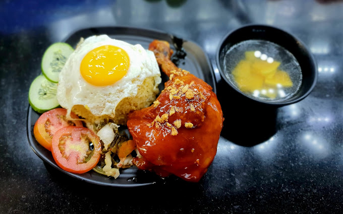 CƠM GÀ XỐI MỠ 131