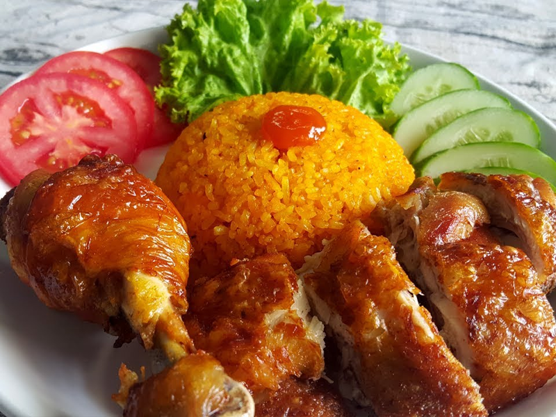 Cơm Gà Xối Mỡ Sơn Ký - Đường Số 4