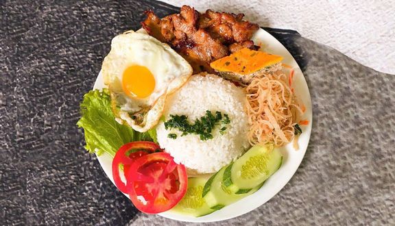 Cơm Tấm Cây Me - Quang Trung