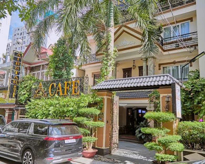 Airstar Cafe - Sông Đáy