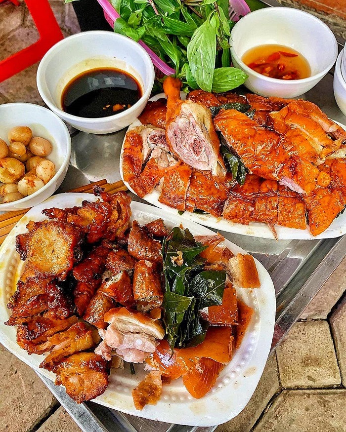 Bánh Mì Tuyền Ký Heo Quay Vịt Quay - Nguyễn Biểu