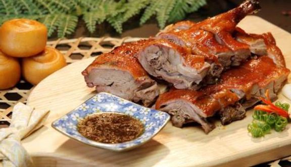 Bánh Mì Tuyền Ký Heo Quay Vịt Quay - Nguyễn Biểu
