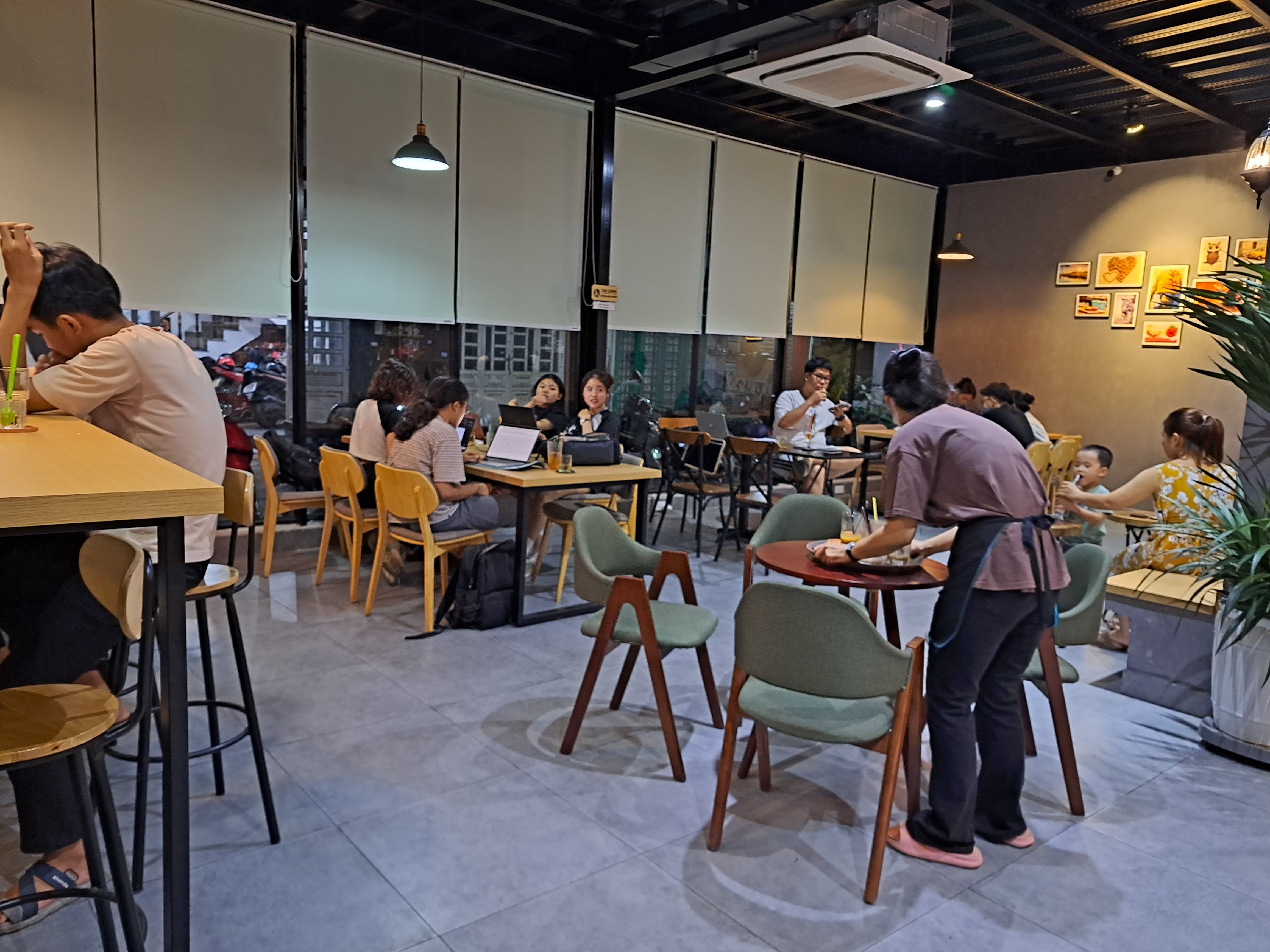 Mol Coffee - Trần Thị Bảy