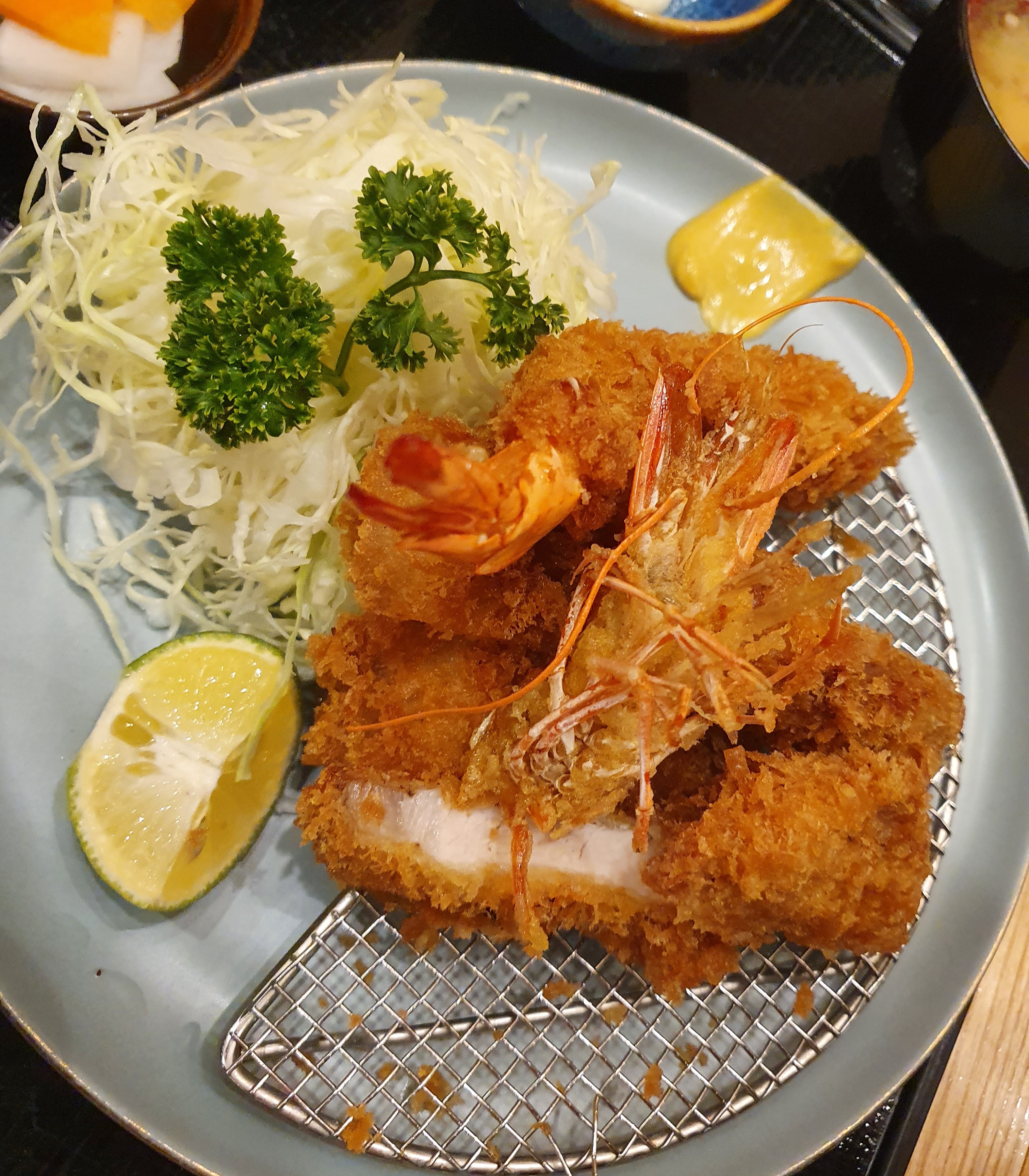 Tonpei Restaurant - Linh Lang