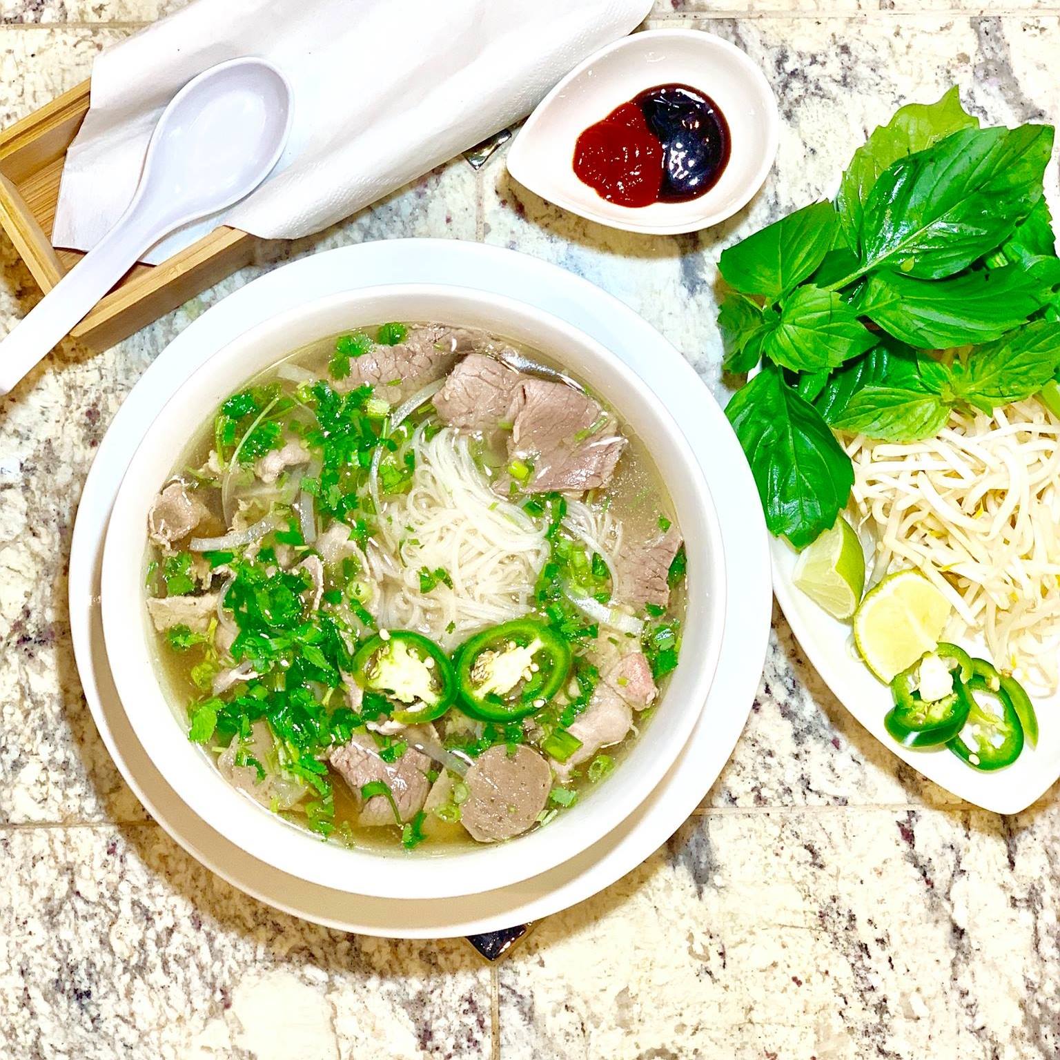 Hủ Tiếu Bò Viên Hớn Hưng - Ngô Gia Tự
