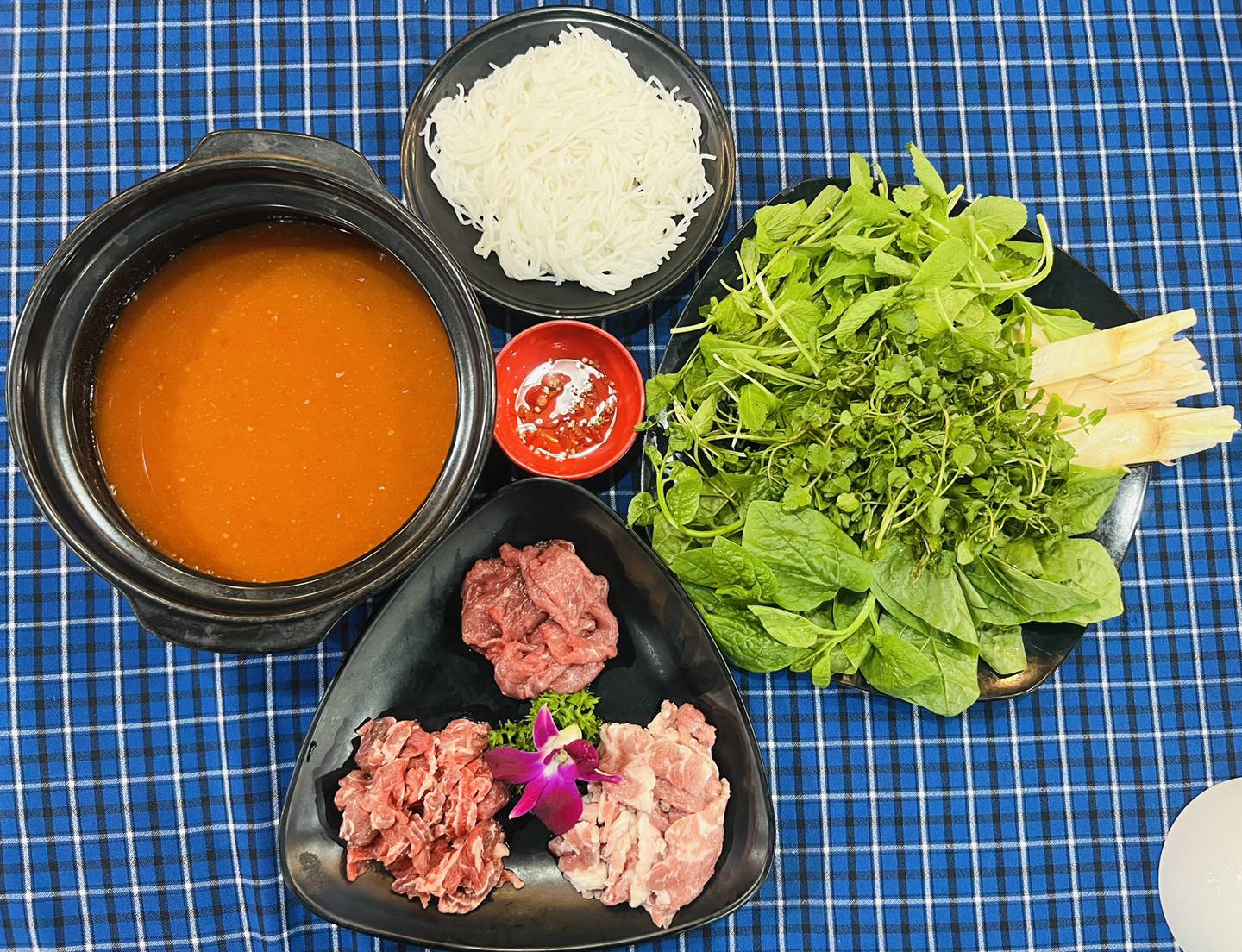 Trâu Vàng Quán - Thân Nhân Trung
