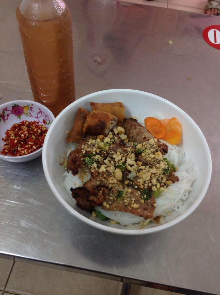 Bún Thịt Nướng Chú Sáu Hoà - Hoà Hưng