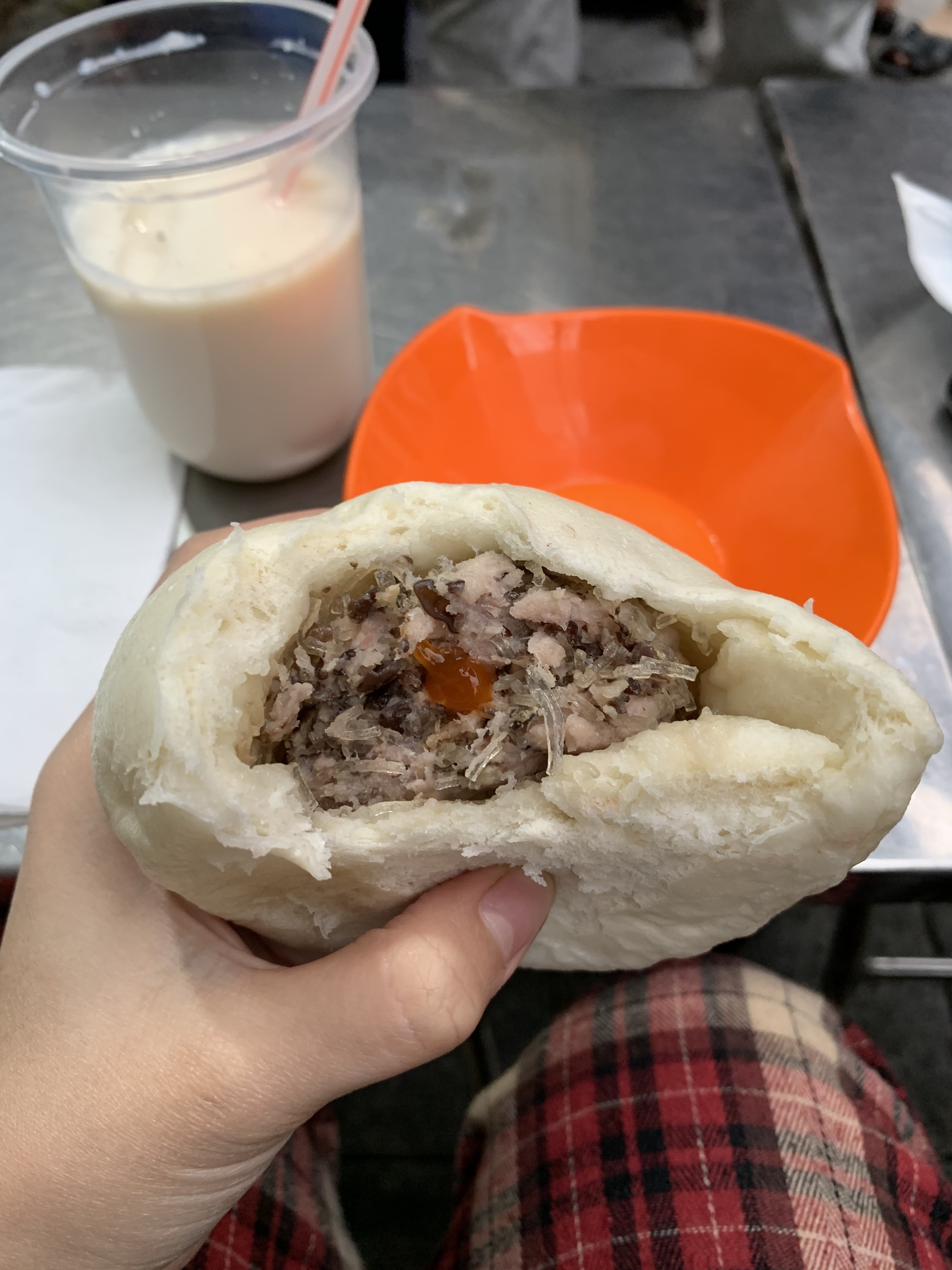 Bánh Bao Bà Mậu -Nguyễn Hữu Huân