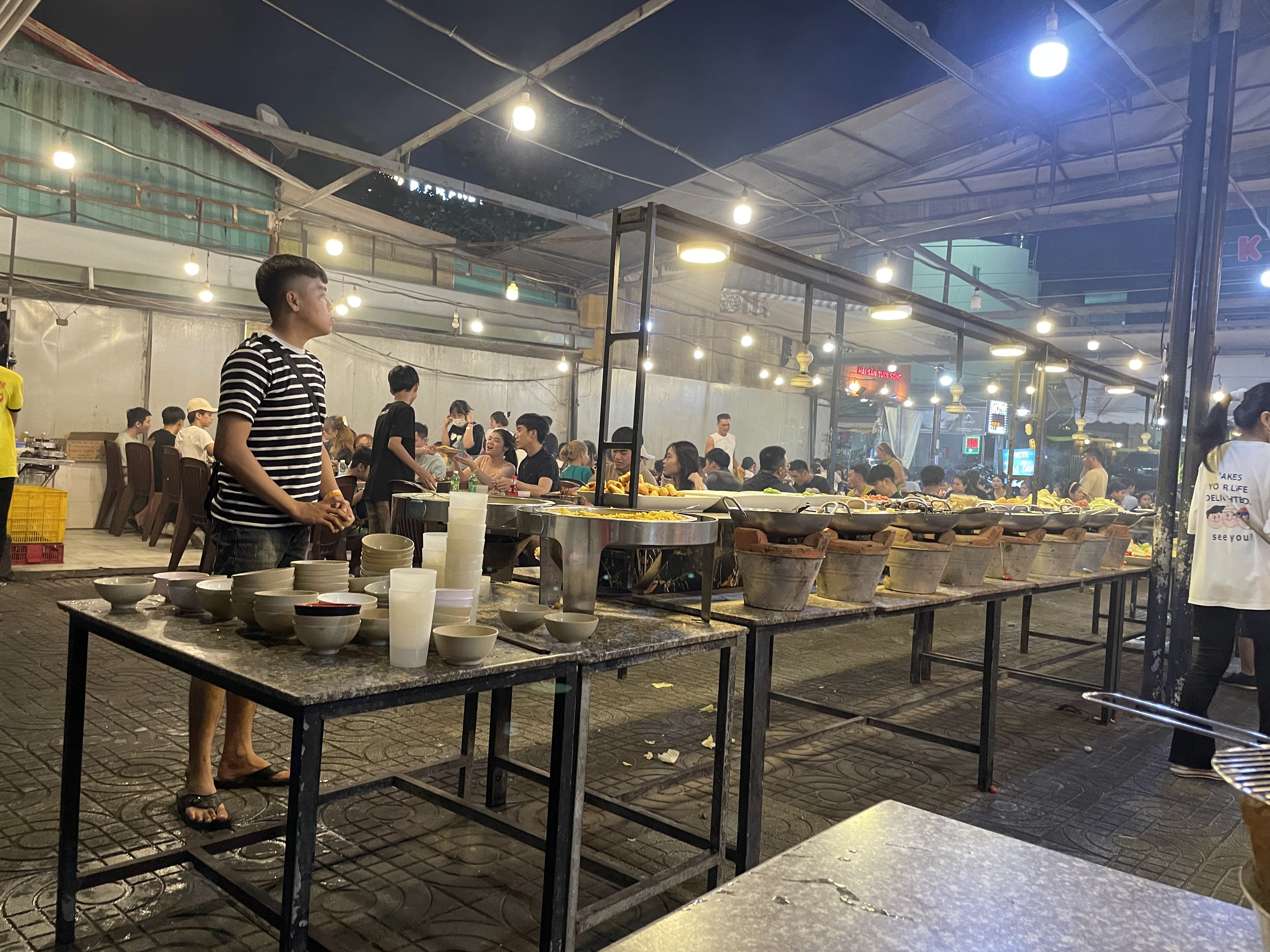 Lòng Nướng Chú Tèo - Dương Quảng Hàm