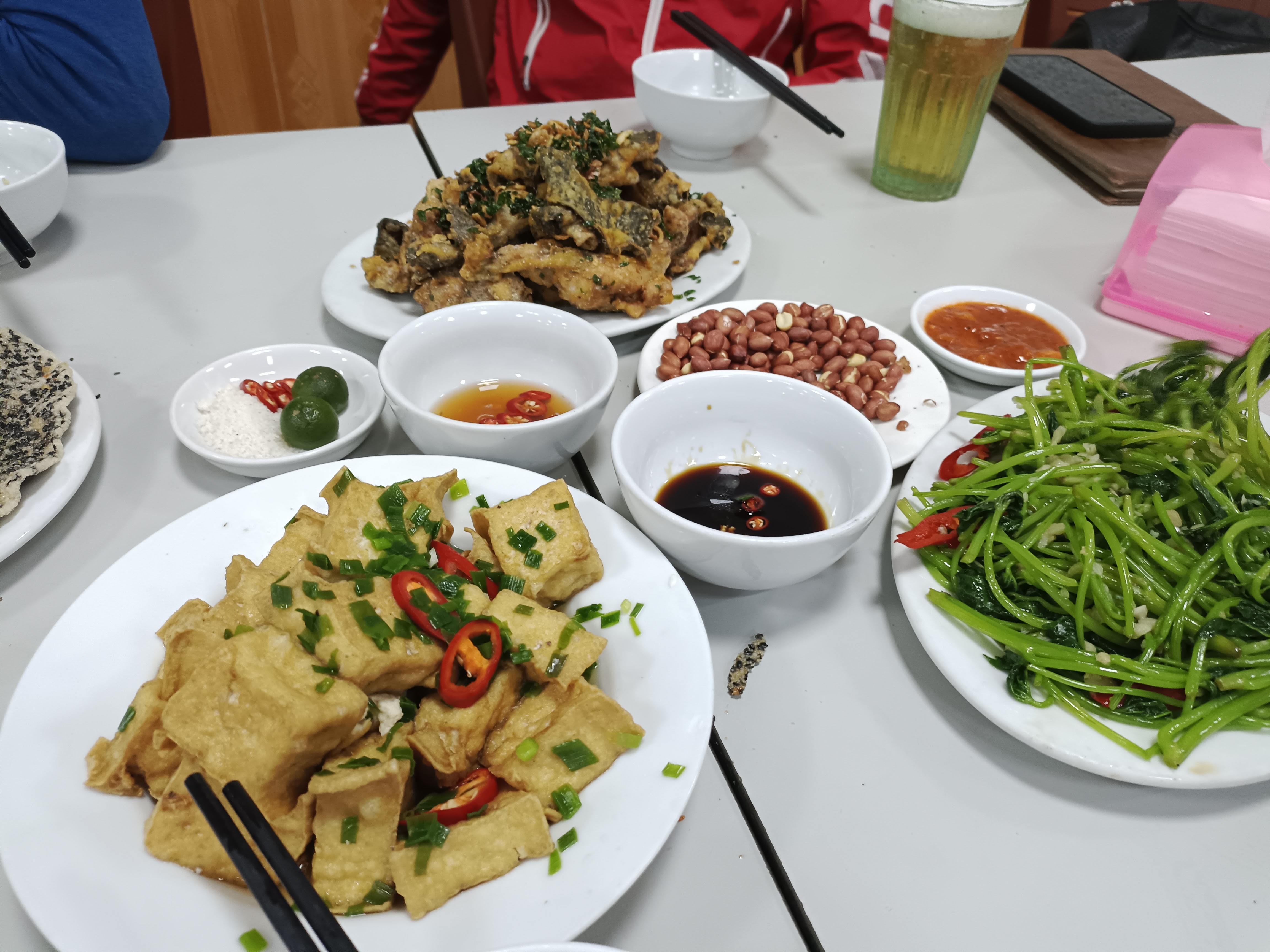 Nhà Hàng Mạnh Hùng - Lê Trọng Tấn
