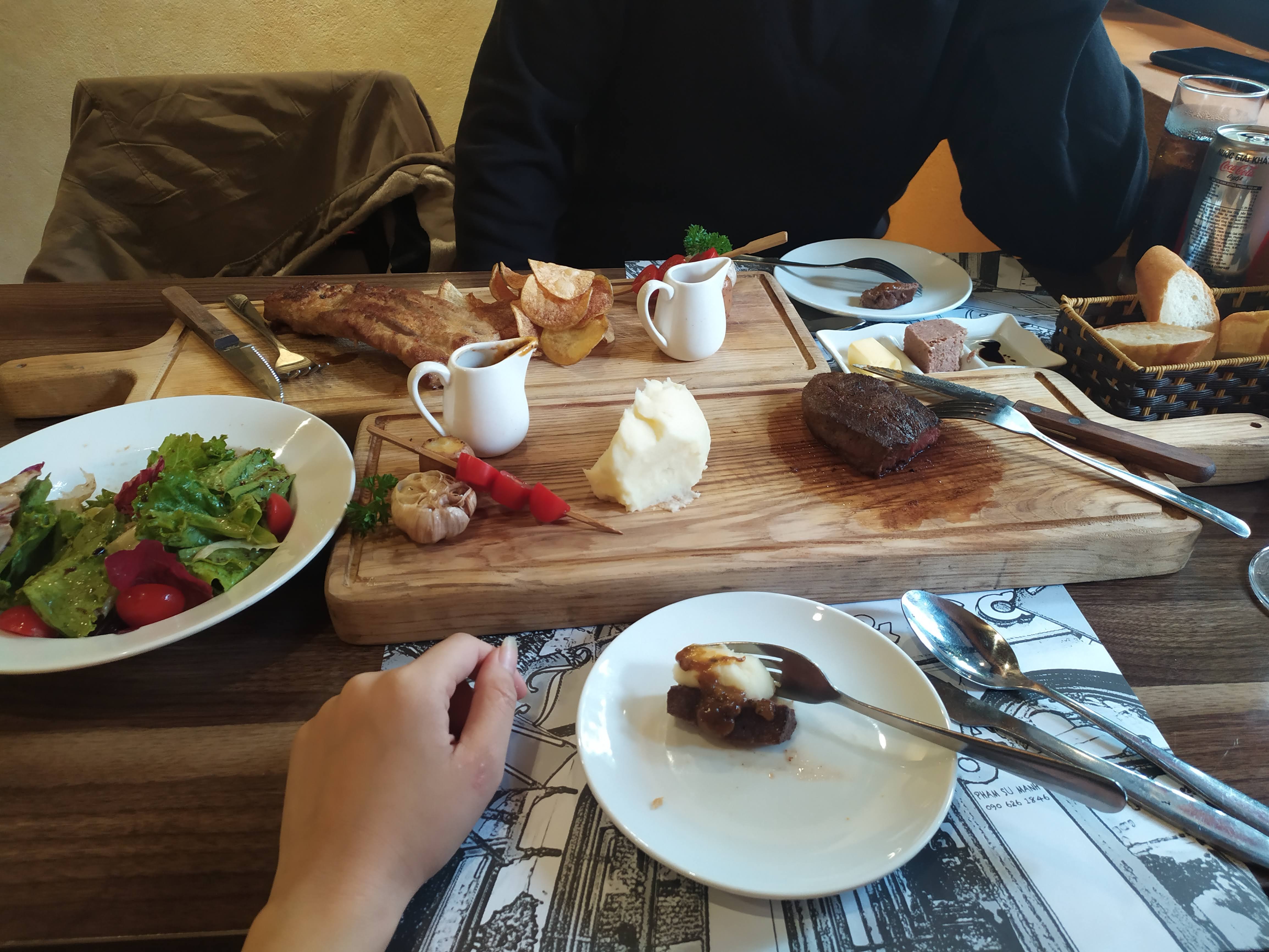 J Lounge & Café - Phạm Sư Mạnh